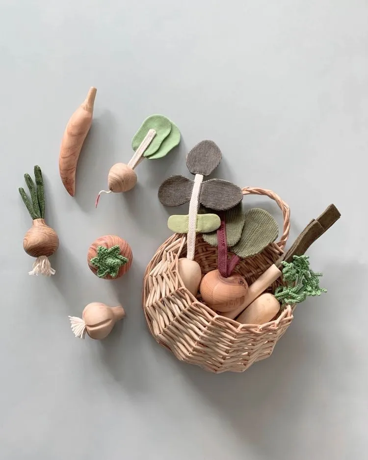 10 Piece Handmade Wooden Vegetable Set