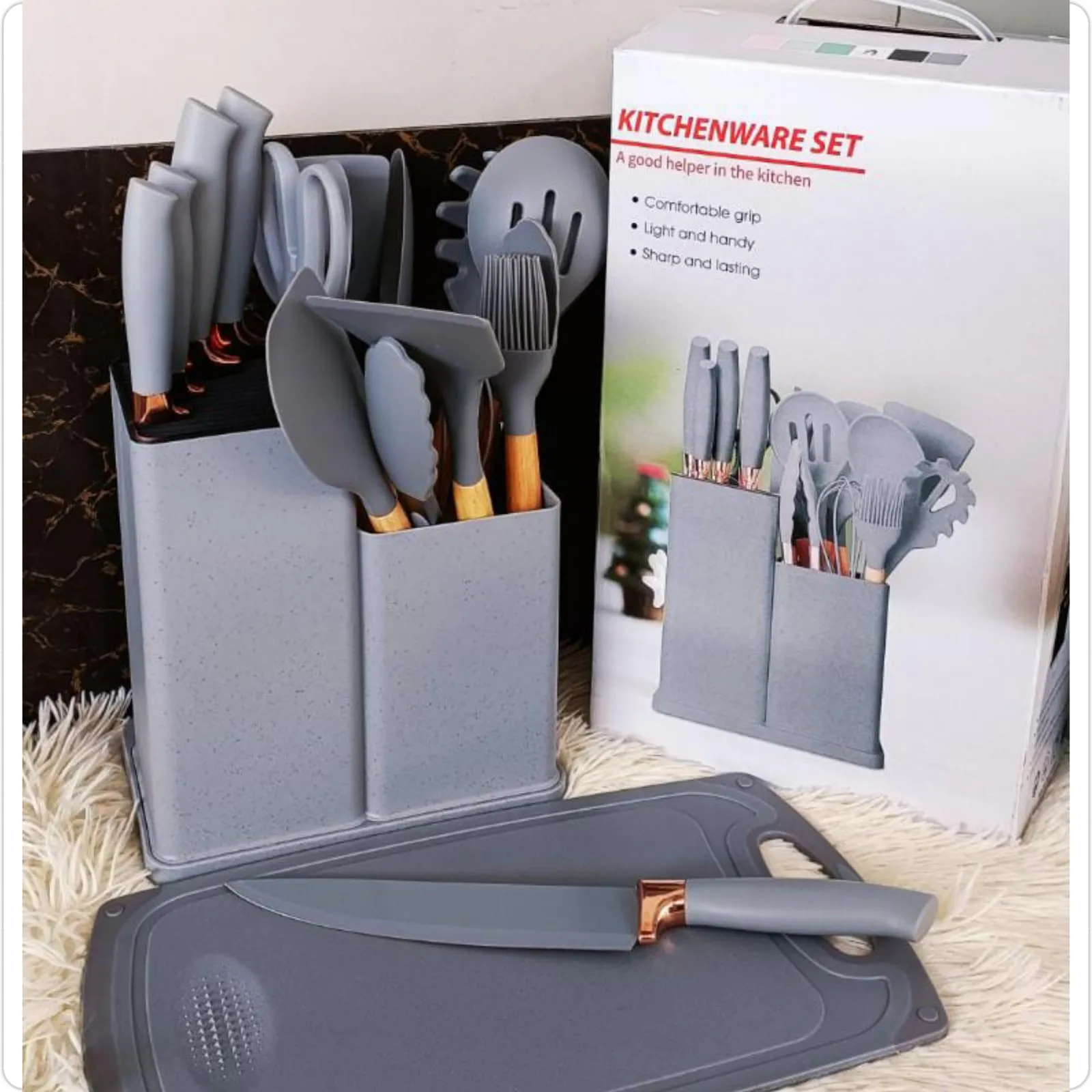 19 pcs Silicon spoons with knives and chopping board.